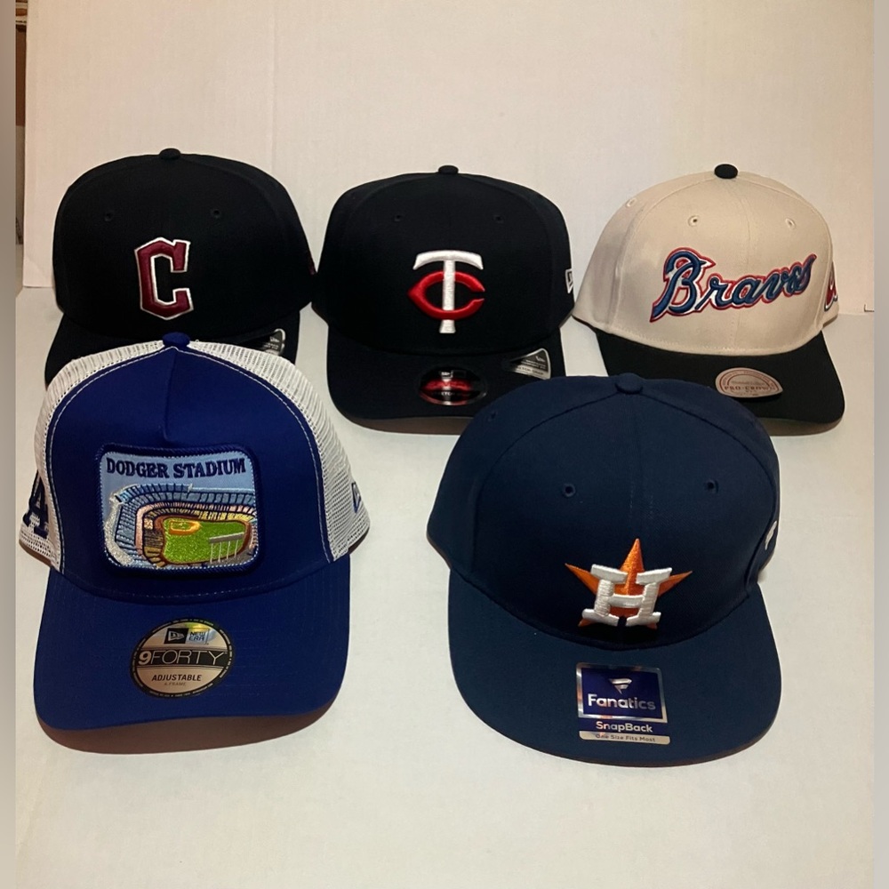 Men’s MLB SnapBack Baseball caps 22 each